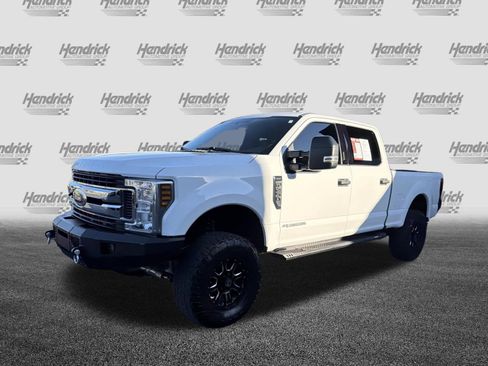 Used 2019 Ford F250 XLT w/ XLT Value Package image 2