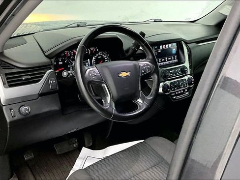 Used 2018 Chevrolet Suburban LS image 18