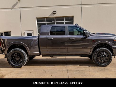 Used 2026 RAM 3500 Limited image 11