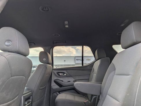 Used 2023 Chevrolet Traverse LT AWD/4WD image 9