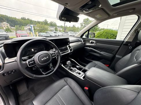 Used 2022 Kia Sorento SX AWD/4WD image 16