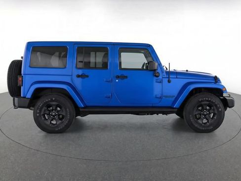 Used 2015 Jeep Wrangler Unlimited Sahara AWD/4WD image 7