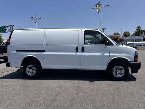 Used 2023 Chevrolet Express 2500 w/ Driver Convenience Package RWD image 4