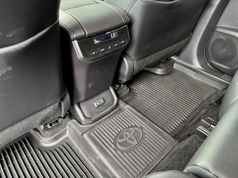 Certified 2026 Toyota Highlander XLE AWD/4WD image 38