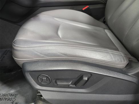 Used 2023 Audi Q8 Premium Plus w/ Premium Plus Package image 23