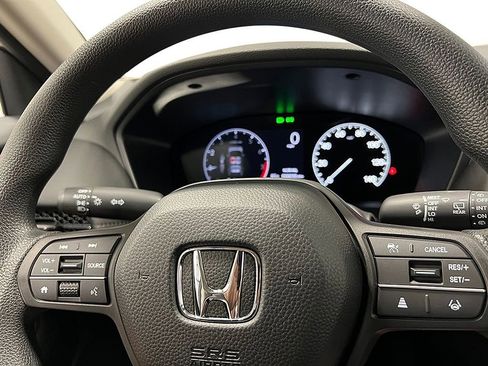 Used 2025 Honda HR-V LX image 22