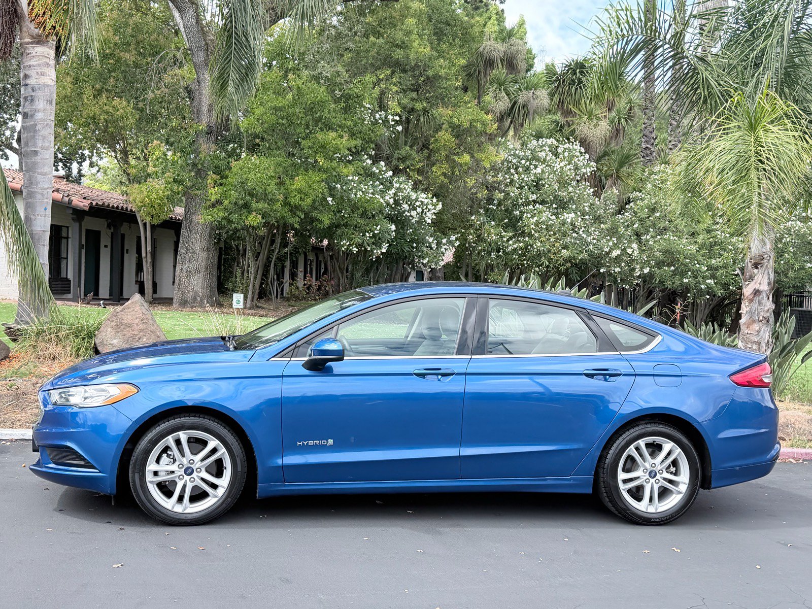 Used 2018 Ford Fusion S FWD image 2