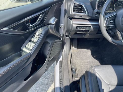 Used 2018 Subaru Crosstrek 2.0i Limited AWD/4WD image 2