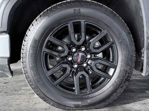 Used 2025 GMC Sierra 1500 Elevation image 36