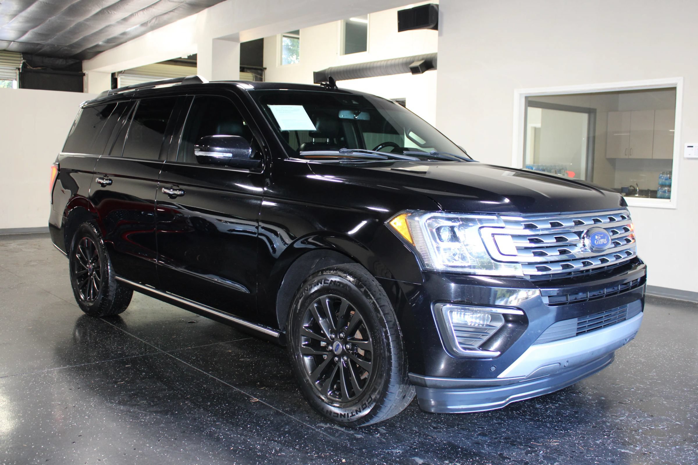 Used 2020 Ford Expedition Limited RWD image 1