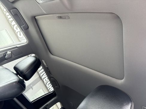 Used 2019 Toyota Highlander XLE image 26