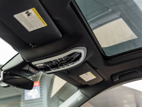 Used 2021 Porsche Macan S image 24