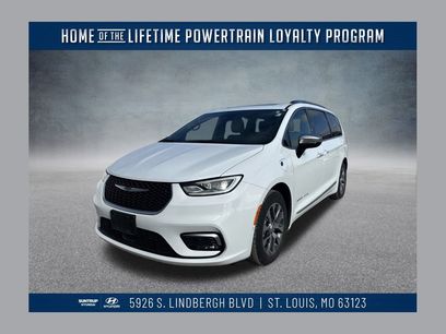 Used 2023 Chrysler Pacifica Pinnacle