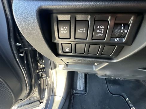Used 2025 Subaru Forester Premium image 18