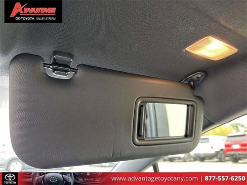 Used 2022 Toyota Corolla SE image 36
