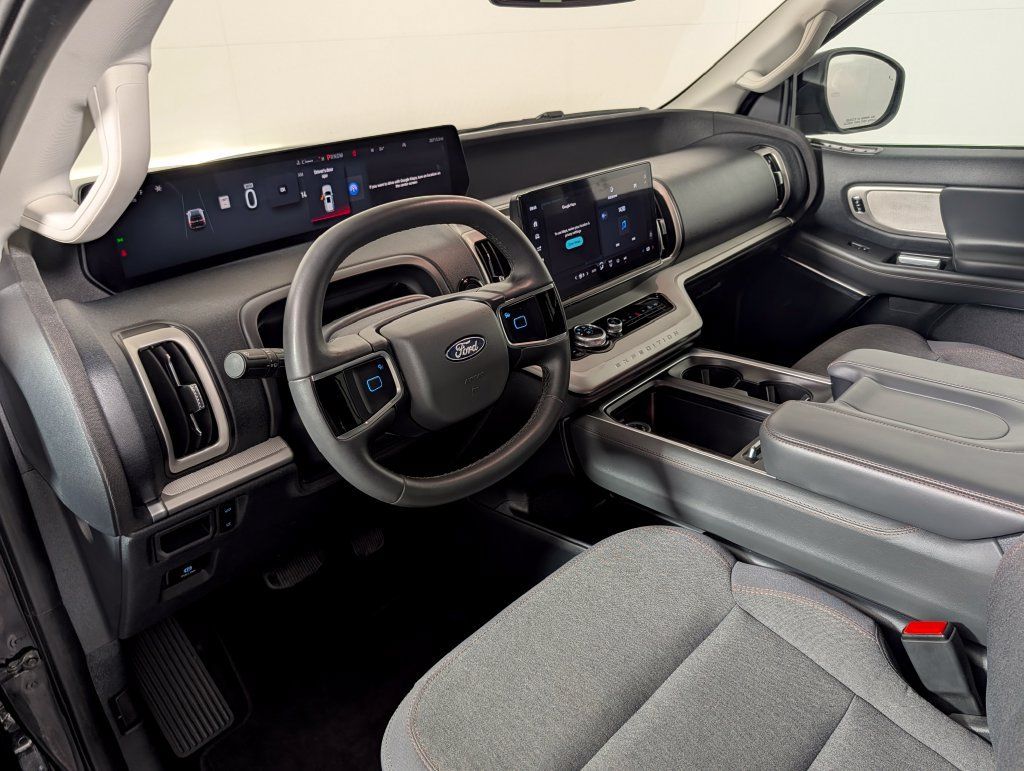 Certified 2025 Ford Expedition Active RWD image 22