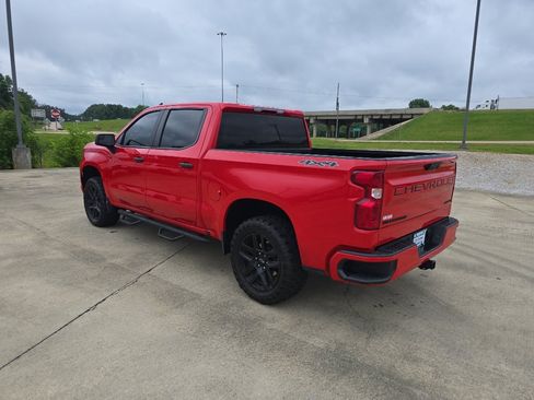 Used 2024 Chevrolet Silverado 1500 Custom w/ Dark Appearance Package AWD/4WD image 7
