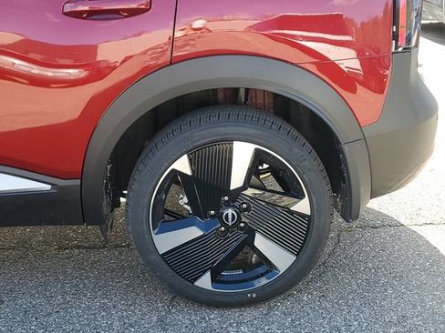 New 2026 Nissan Kicks SR w/ Cold Weather Package image 5