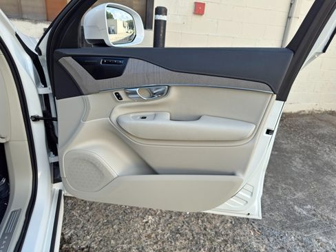 Used 2025 Volvo XC90 T8 Ultra w/ Protection Package Premier AWD/4WD image 49