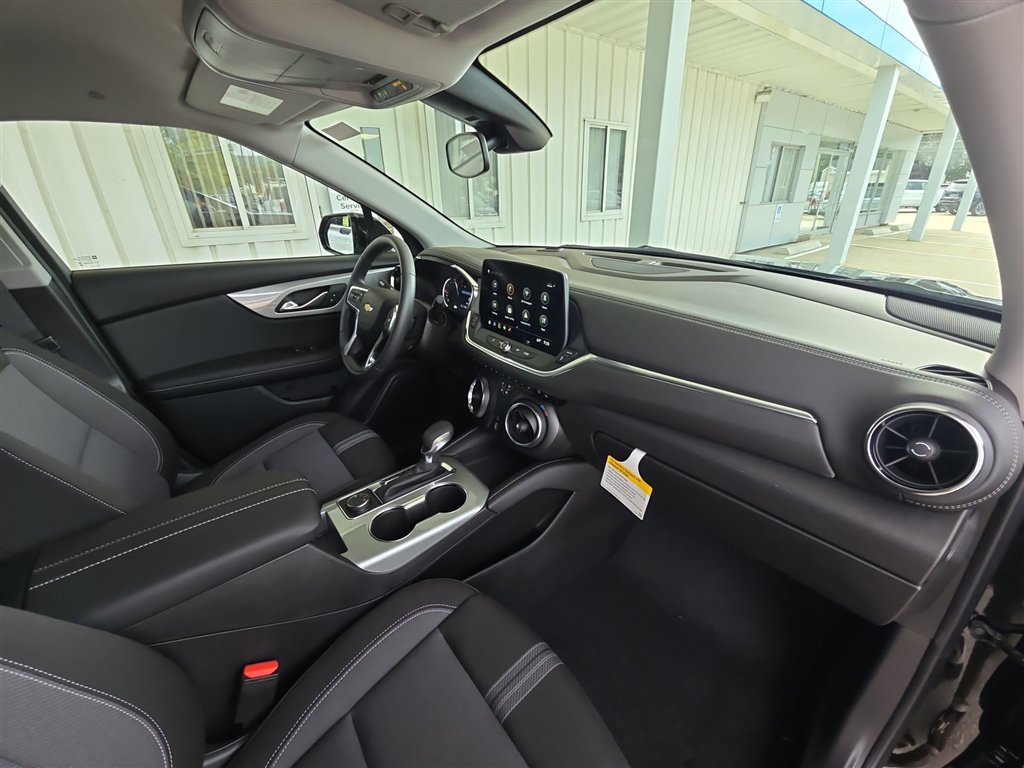 New 2026 Chevrolet Blazer LT w/ Midnight/Sport Edition AWD/4WD image 28