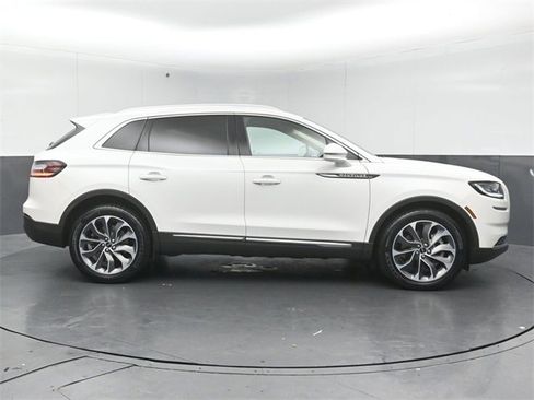 Certified 2023 Lincoln Nautilus Reserve w/ Luxury Package image 8