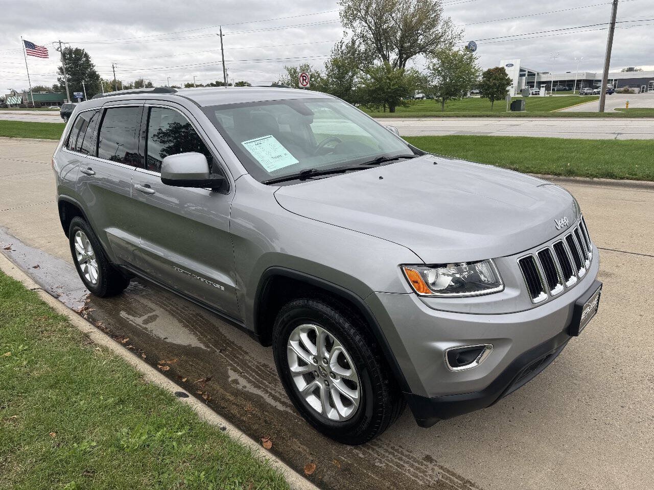 Used 2015 Jeep Grand Cherokee Laredo w/ Quick Order Package 23E AWD/4WD image 7