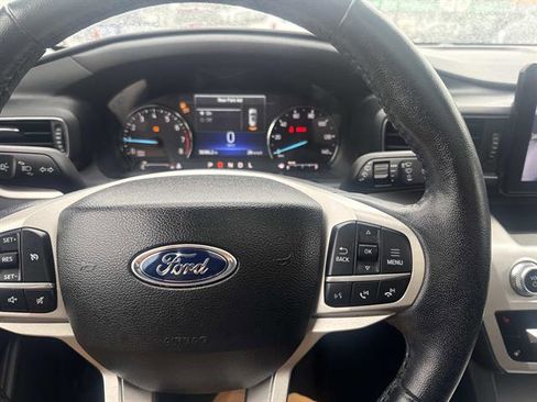 Certified 2022 Ford Explorer XLT w/ Equipment Group 202A image 26
