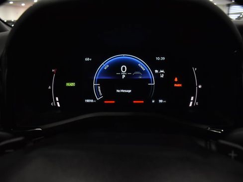 Used 2025 Toyota Camry SE image 17