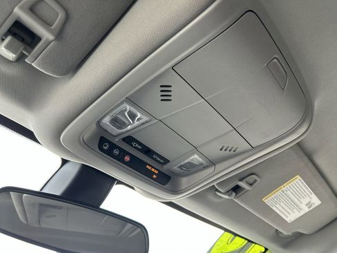 Used 2019 Chevrolet Equinox LT image 30