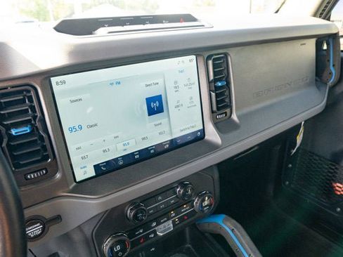 Used 2024 Ford Bronco Black Diamond image 18