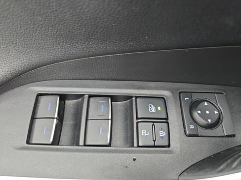 Used 2022 Toyota RAV4 Limited image 27