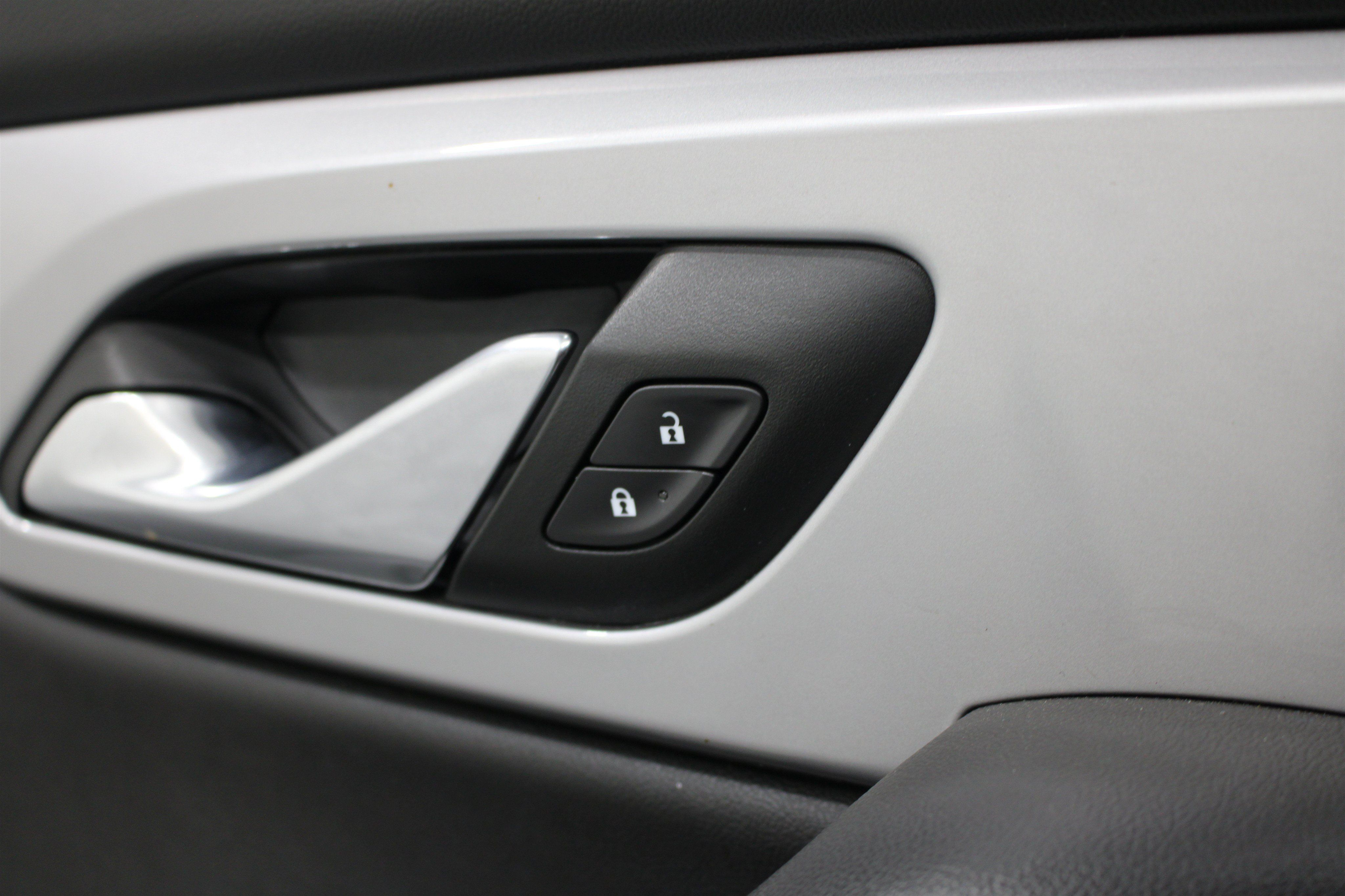 Used 2022 Chevrolet Blazer LT FWD image 8