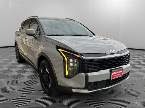 New 2026 Kia Sportage AWD Hybrid image 3