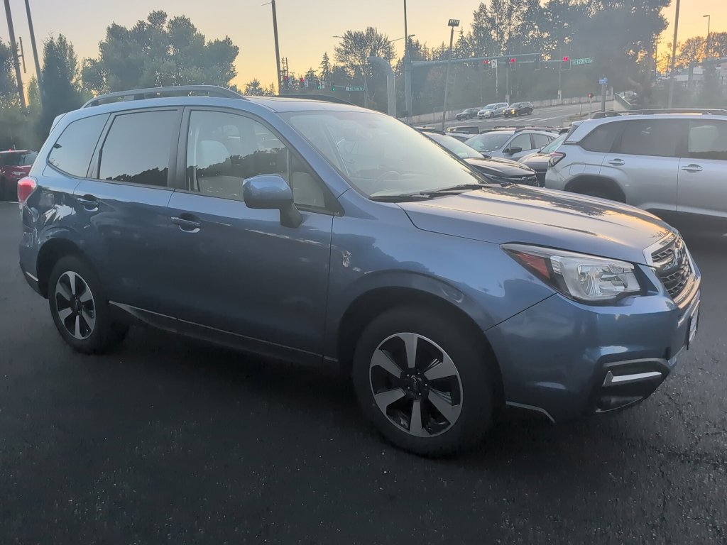 Used 2017 Subaru Forester 2.5i Premium AWD/4WD image 3