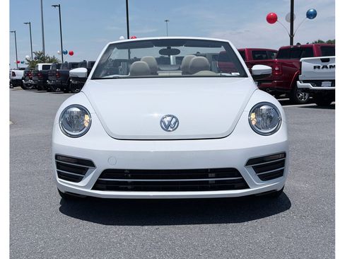 Used 2019 Volkswagen Beetle 2.0T S FWD image 3