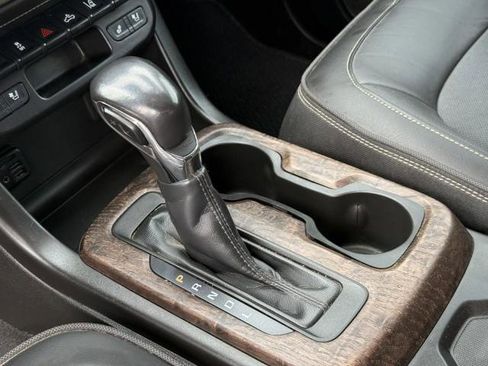 Used 2022 GMC Canyon Denali image 22