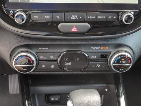 Used 2025 Kia Soul S FWD image 19