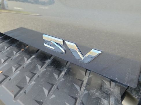 Used 2024 Nissan Titan SV w/ SV Convenience Package image 9