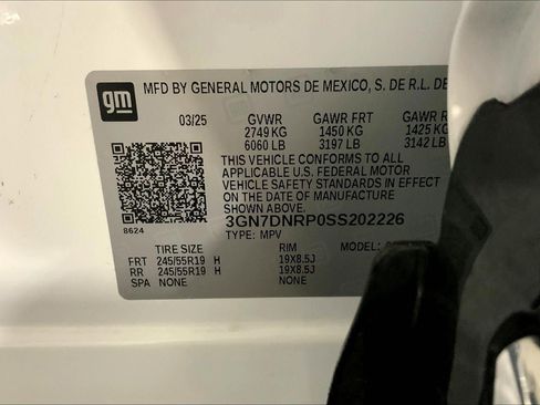 Used 2025 Chevrolet Equinox EV LT image 31