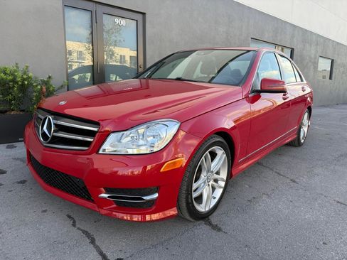 Used 2014 Mercedes-Benz C 300 4MATIC Sedan image 4