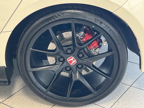 Certified 2025 Honda Civic Type R image 32