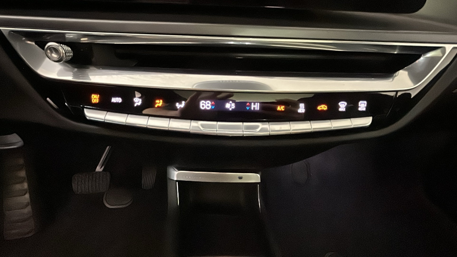 Used 2024 Cadillac Lyriq Tech w/ Driver Assist Package RWD image 27