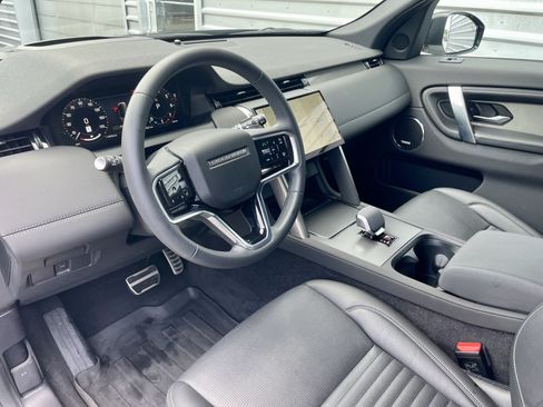 Used 2025 Land Rover Discovery Sport Dynamic SE AWD/4WD image 13