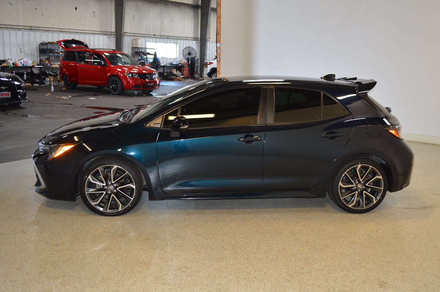 Used 2019 Toyota Corolla XSE FWD image 6