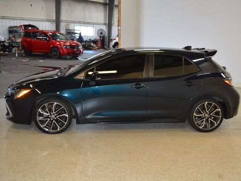 Used 2019 Toyota Corolla XSE FWD image 6