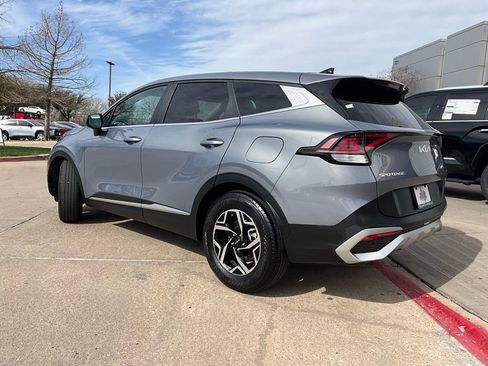 Used 2025 Kia Sportage LX image 8