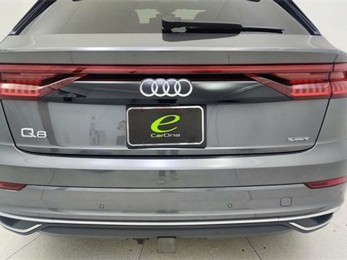 Used 2023 Audi Q8 Prestige w/ Prestige Package image 12
