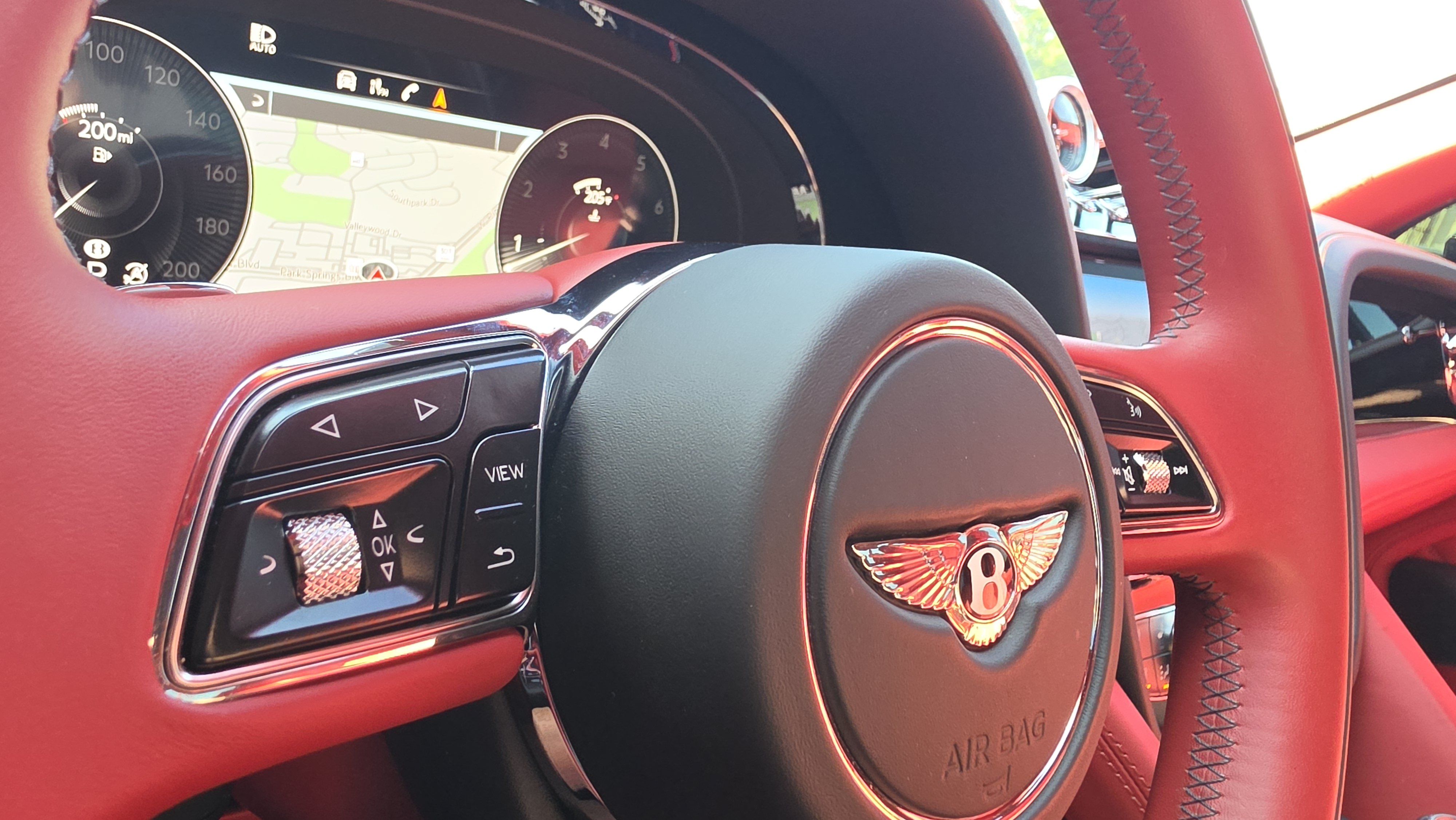 Used 2022 Bentley Bentayga AWD/4WD image 49