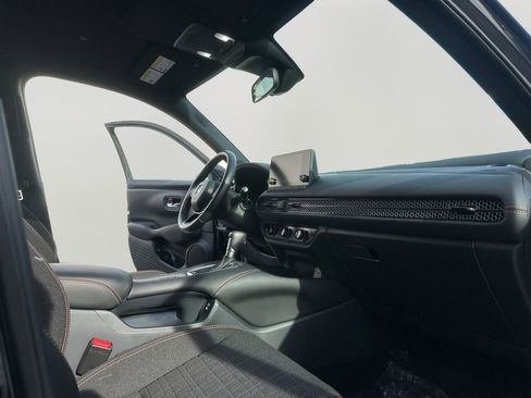 Used 2025 Honda HR-V Sport image 11