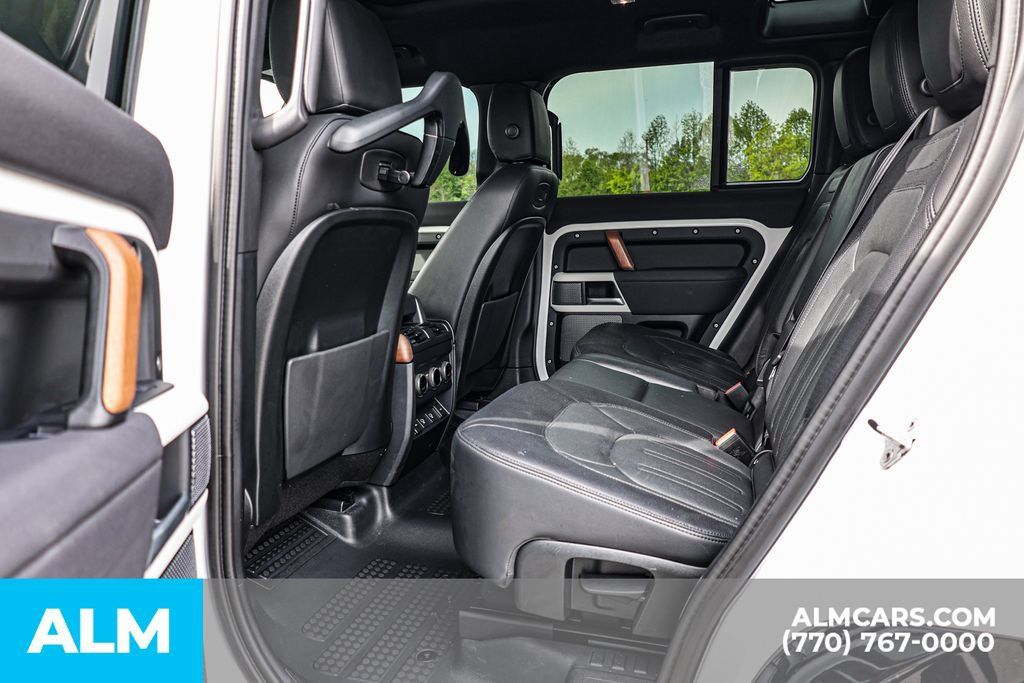 Used 2022 Land Rover Defender 110 X-Dynamic SE AWD/4WD image 18